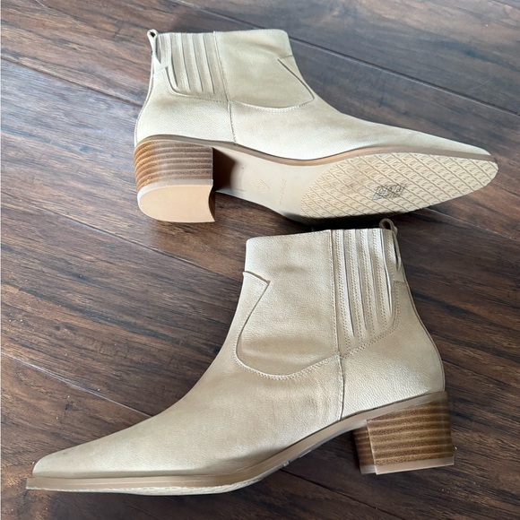 NWOT Donald Pliner Women's Tan Suede Western Ankle Boots-Size 9 - Picture 7 of 14